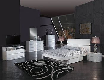 Global United Wynn - 4PC Bedroom Set in White Color.
