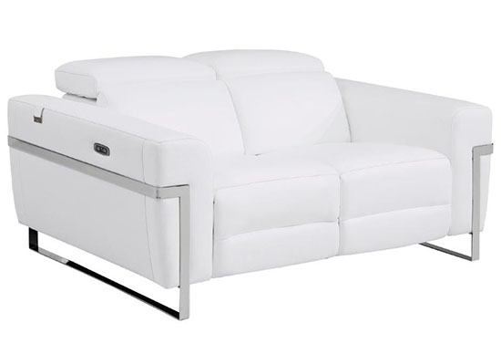 Global United Furniture 990 Power Reclining Italian Leather Loveseat in White color. 990-white-loveseat